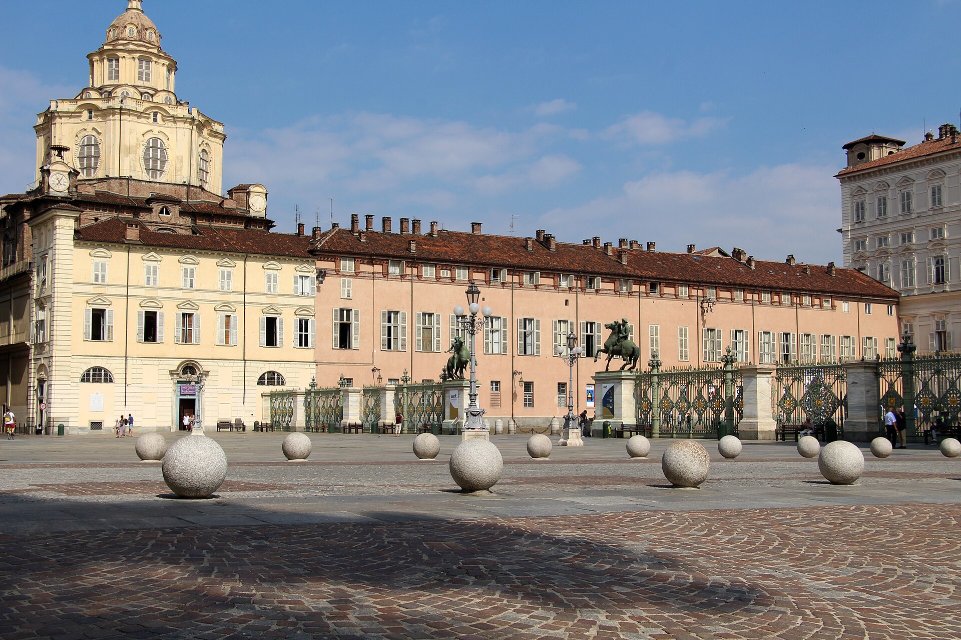 Piazza Castello und Königliche Museen
